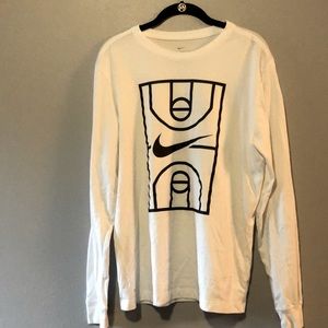 Men’s Nike long sleeve basketball t-shirt